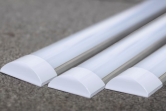Đèn máng led Lion - Đèn bán nguyệt Lion